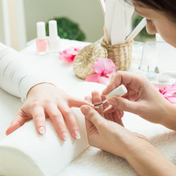 Curso de Manicure Básica con Esmaltado Permanente